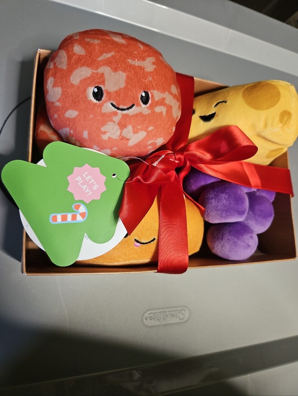 NEW, GIGGLESCAPE CHARCUTERIE BOX SET, SALAMI, SWISS CHEESE, GRAPES & BREAD PLUSH